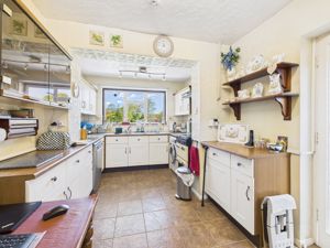 Kitchen- click for photo gallery